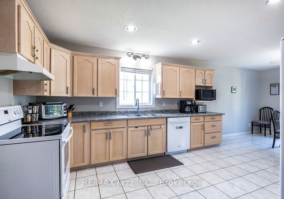 26-glenn-drive-quinte-west-ontario-x13588636