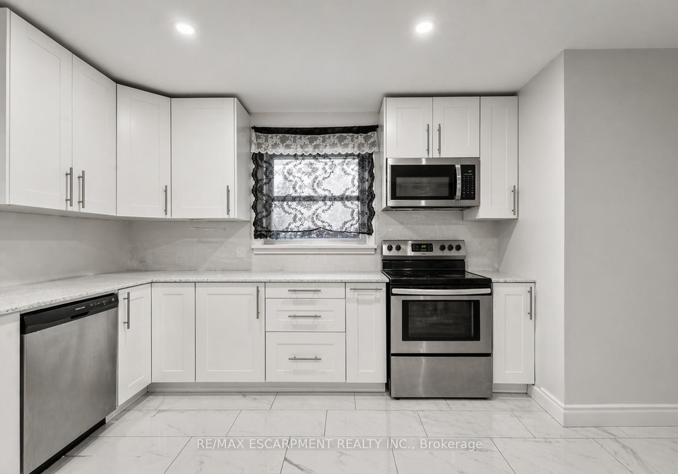 557-lake-street-st-catharines-ontario-x13588644