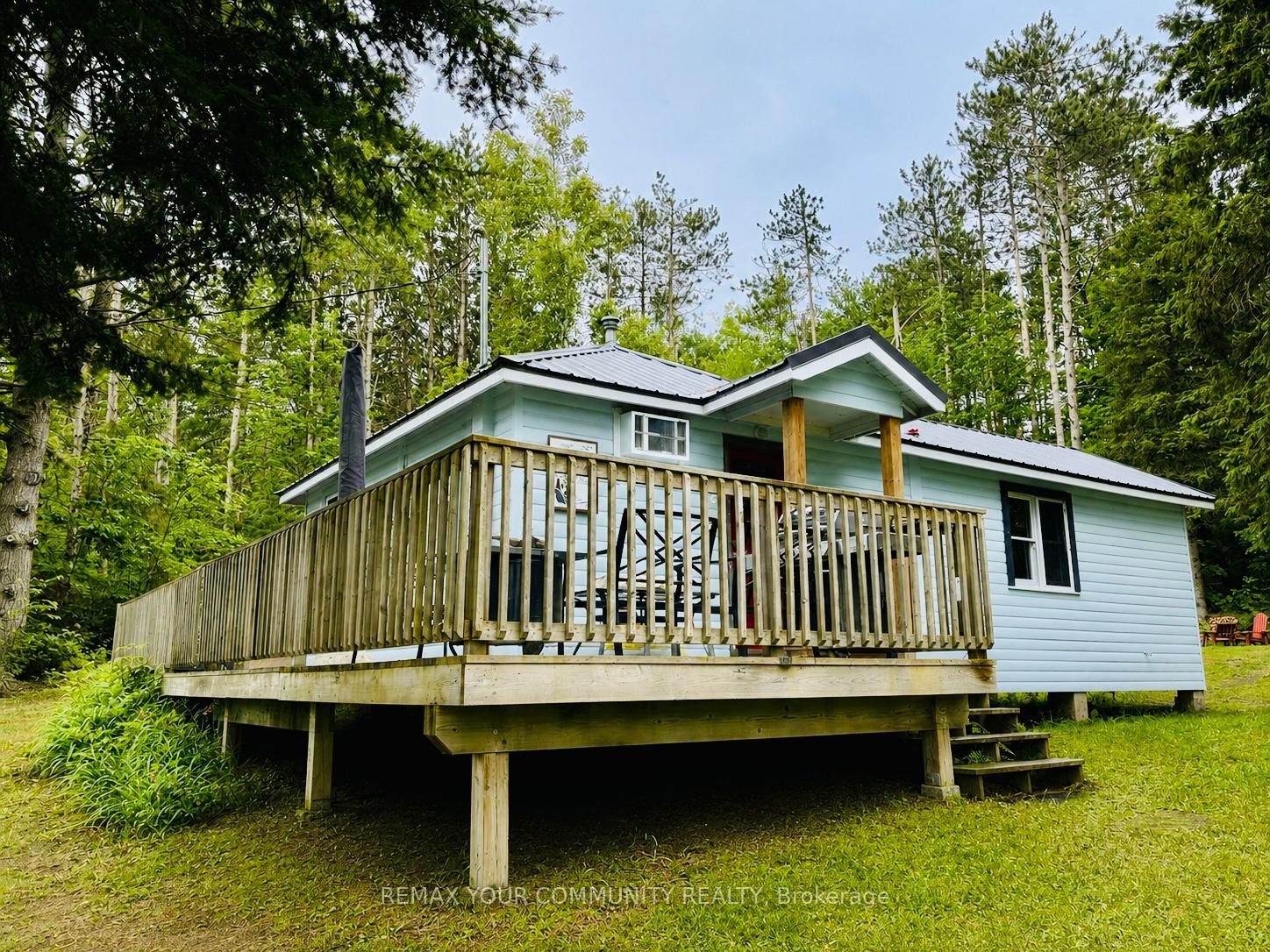 42-fire-route-trent-lakes-ontario-x13588658