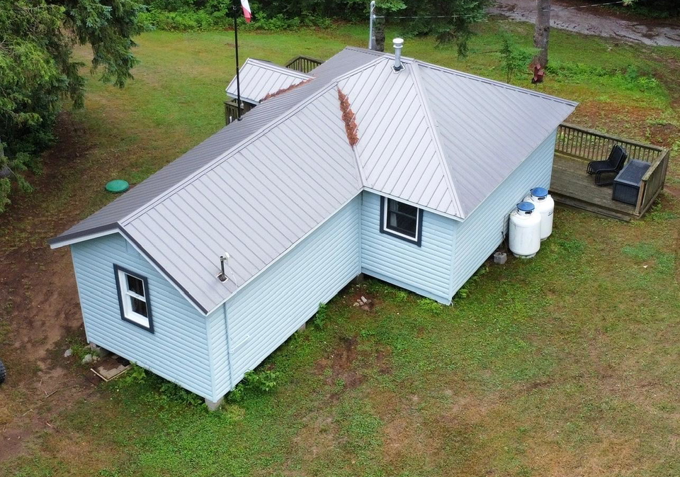 42-fire-route-trent-lakes-ontario-x13588658