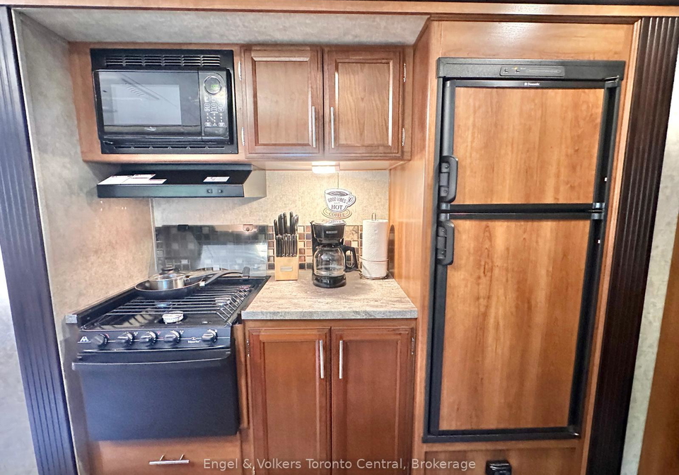 7489-sideraod-5-e-wellington-north-ontario-x13588942