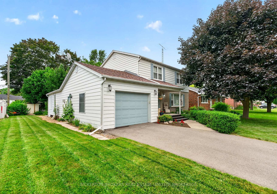 160-elmwood-drive-gananoque-ontario-x13589058