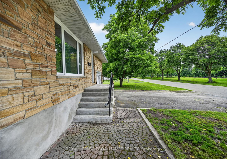 415-railway-avenue-prescott-ontario-x13589484
