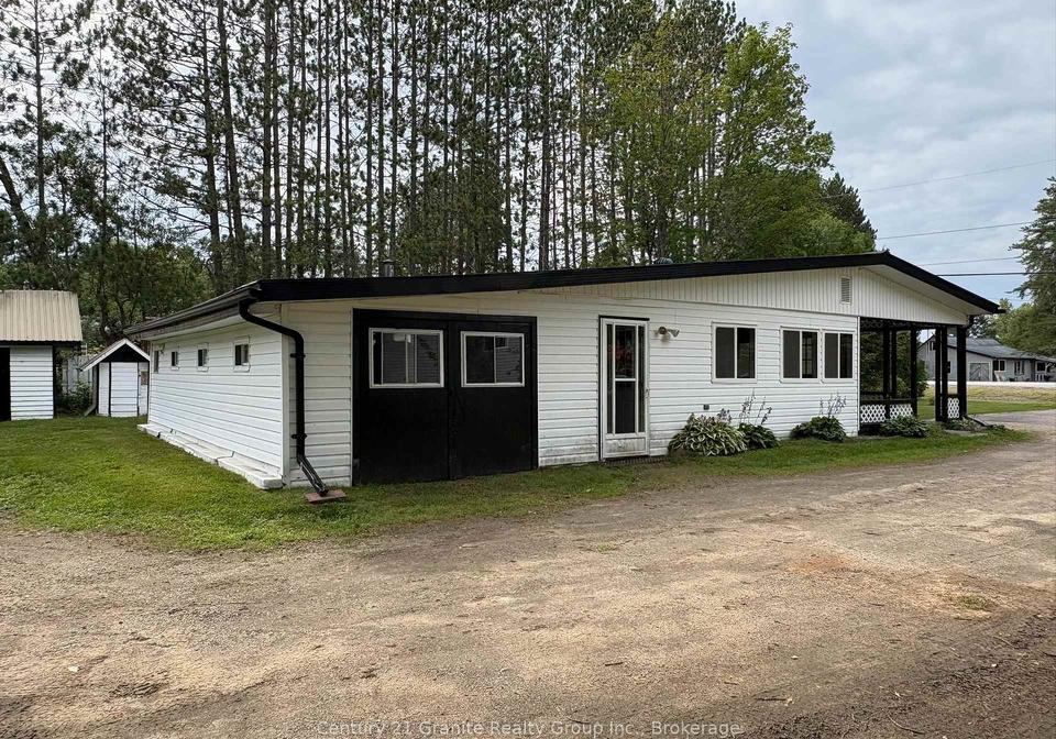 25217-highway-60-south-algonquin-ontario-x13589676