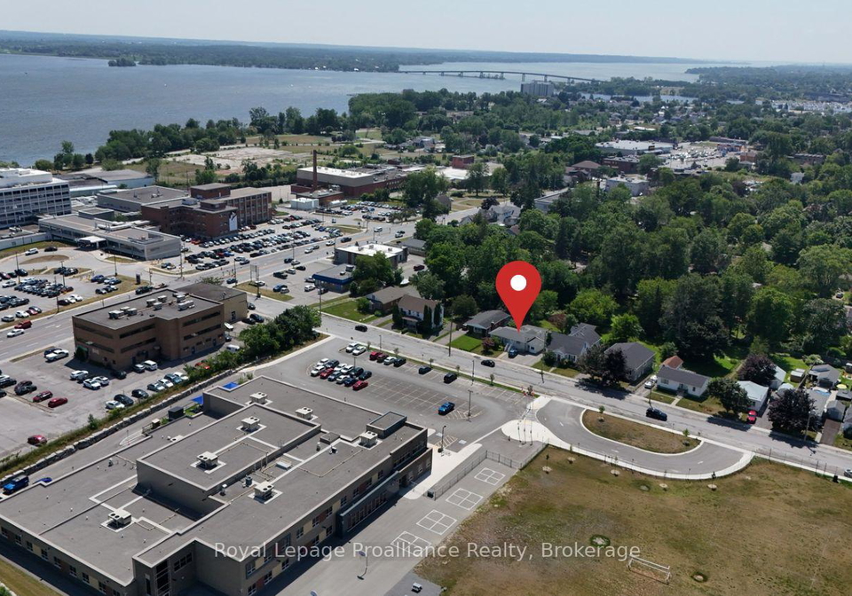 136-macdonald-avenue-belleville-ontario-x13589728