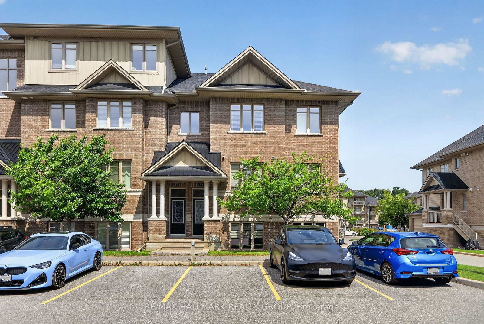 53-tayside-private-ottawa-ontario-x13589898