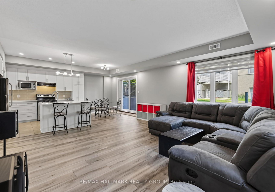 53-tayside-private-ottawa-ontario-x13589898