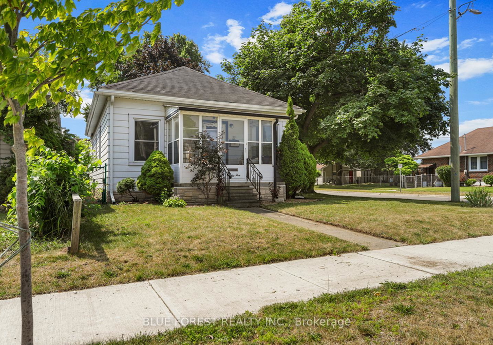 25-major-street-london-east-ontario-x13590484