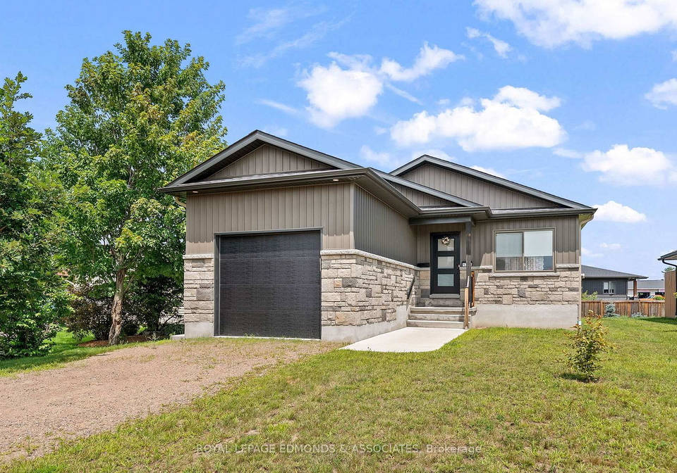 1313-blakely-crescent-pembroke-ontario-x13590588