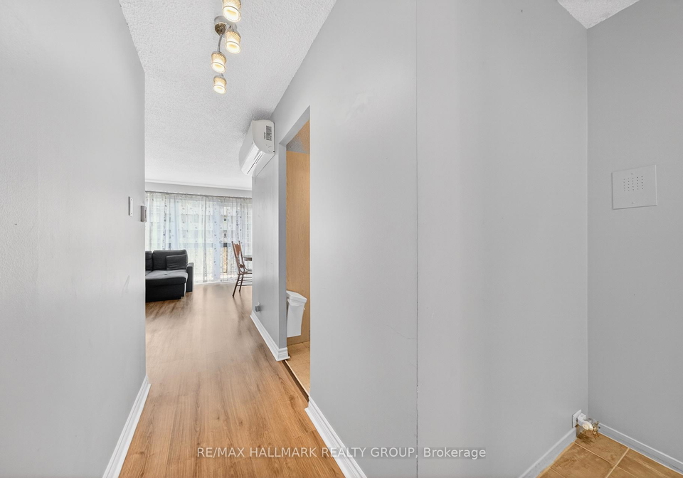 158-a-mcarthur-avenue-ottawa-ontario-x13590878