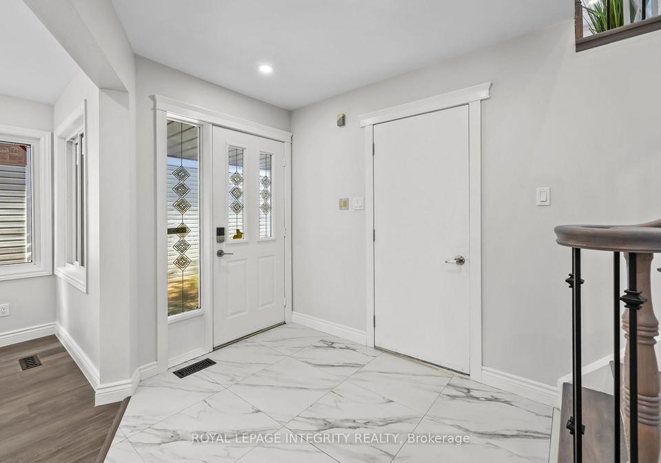 83-saddle-crescent-ottawa-ontario-x13591028