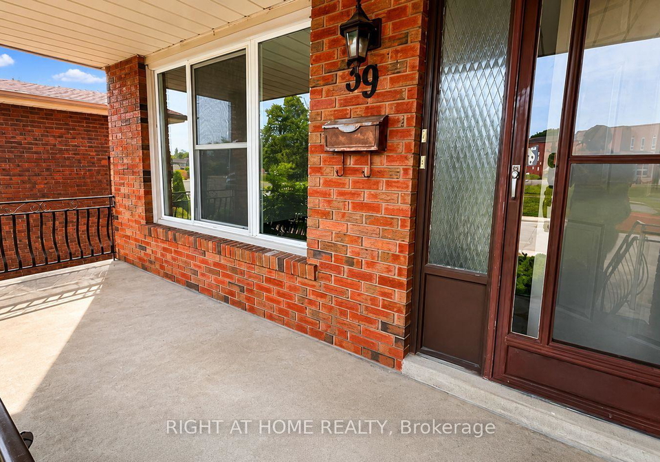39-lisgar-court-hamilton-ontario-x13591644