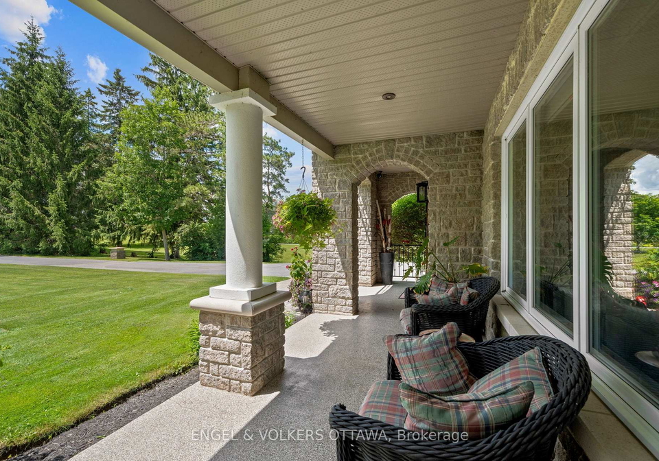 5833a-rideau-valley-drive-n-ottawa-ontario-x13591728