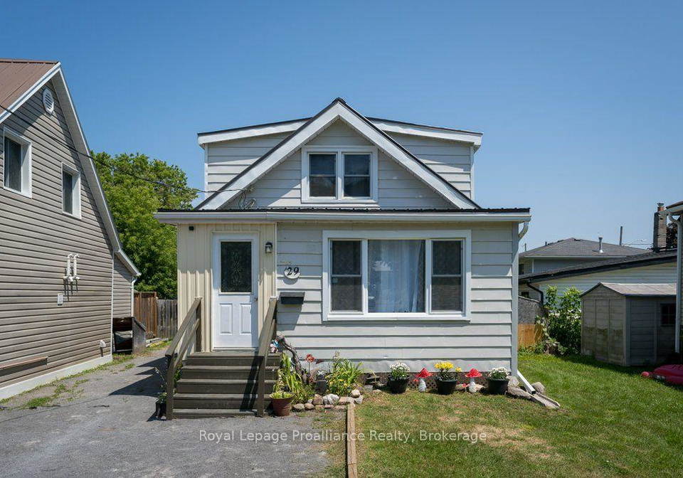 29-pelham-street-quinte-west-ontario-x13591922