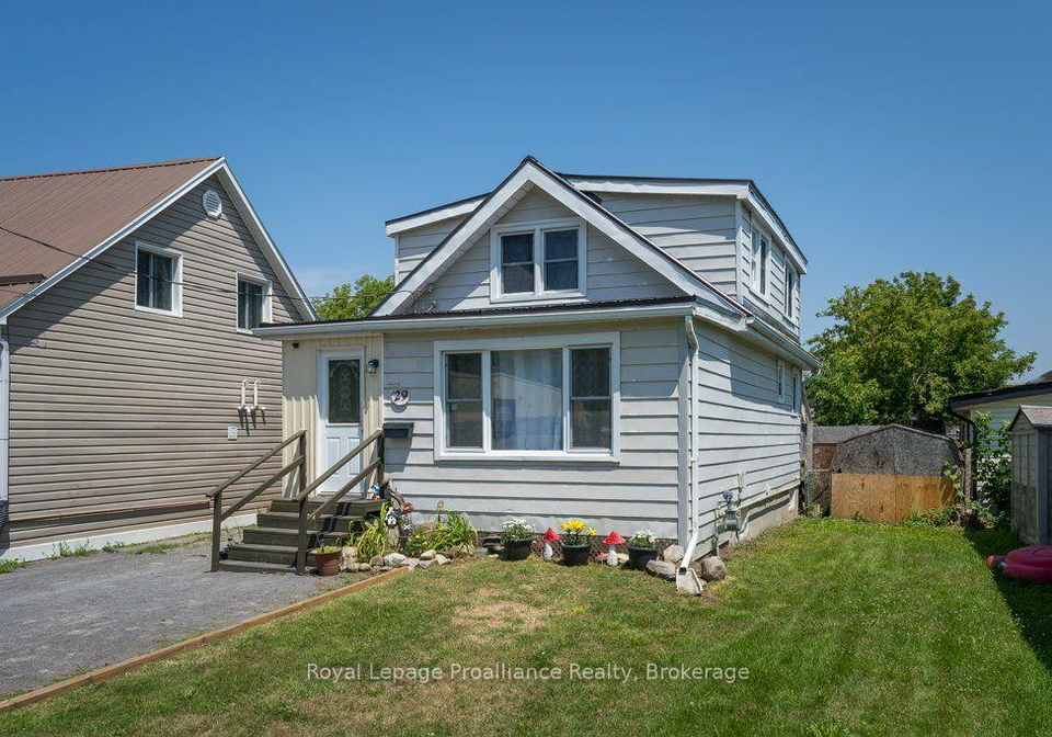 29-pelham-street-quinte-west-ontario-x13591922