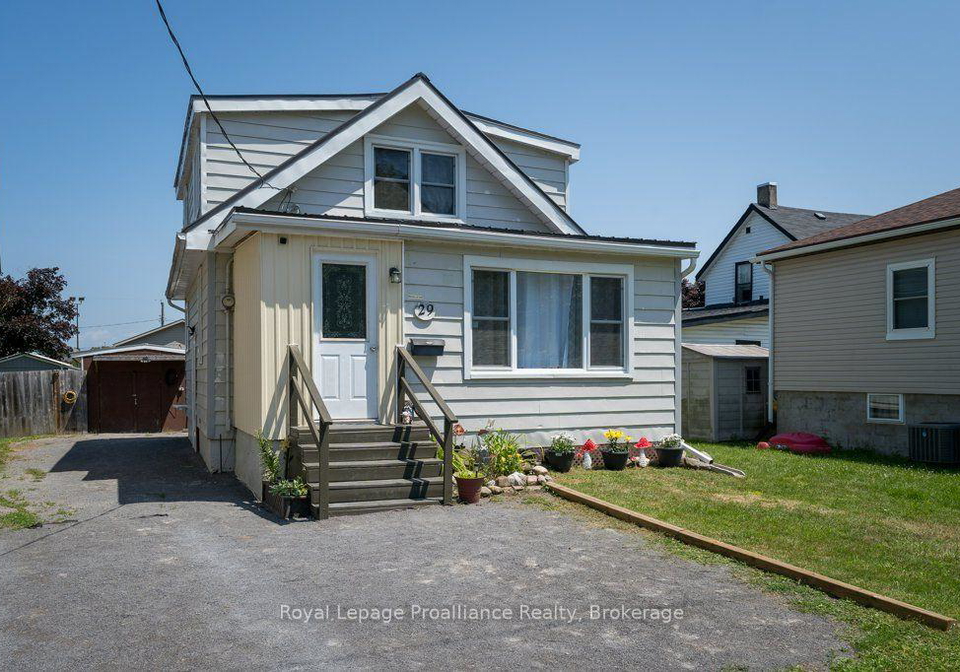 29-pelham-street-quinte-west-ontario-x13591922