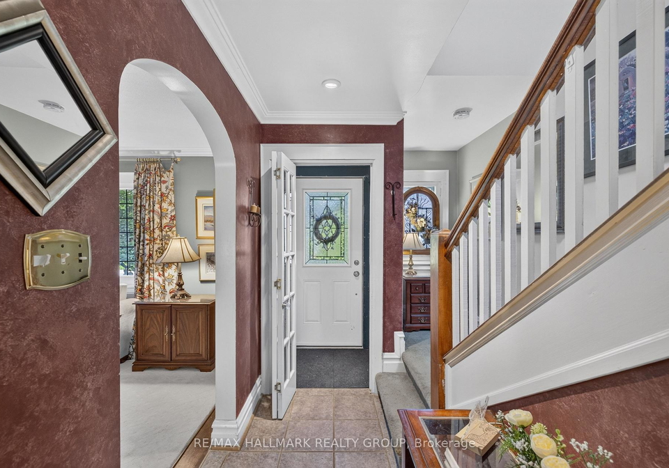 8-ruskin-street-ottawa-ontario-x13592040