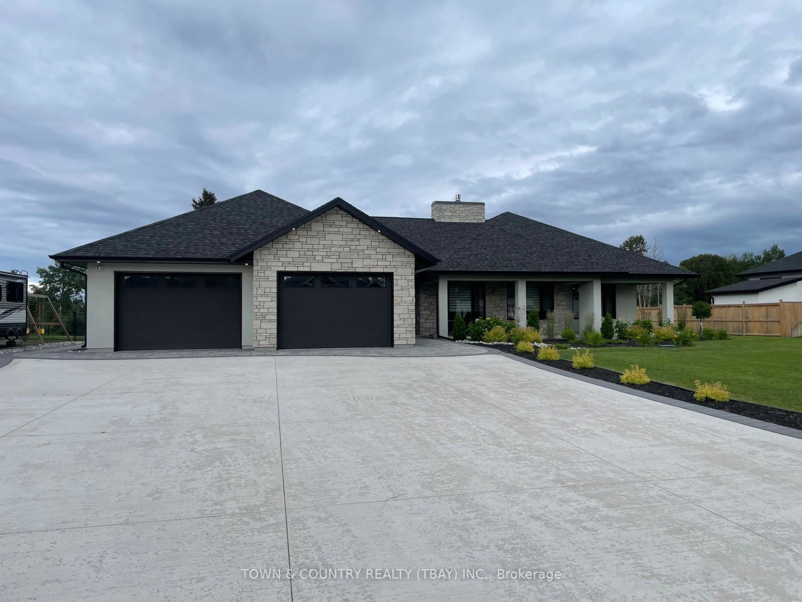 2082-magnolia-drive-thunder-bay-ontario-x13592046