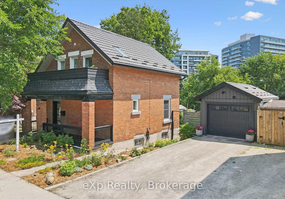 131-surrey-street-e-guelph-ontario-x13592368