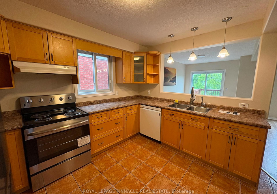 60-everglade-crescent-kitchener-ontario-x13592438