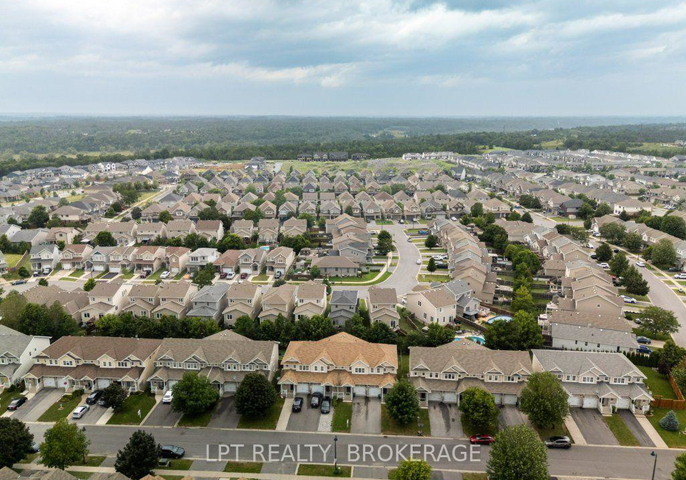 1559-crimson-crescent-kingston-ontario-x13592464
