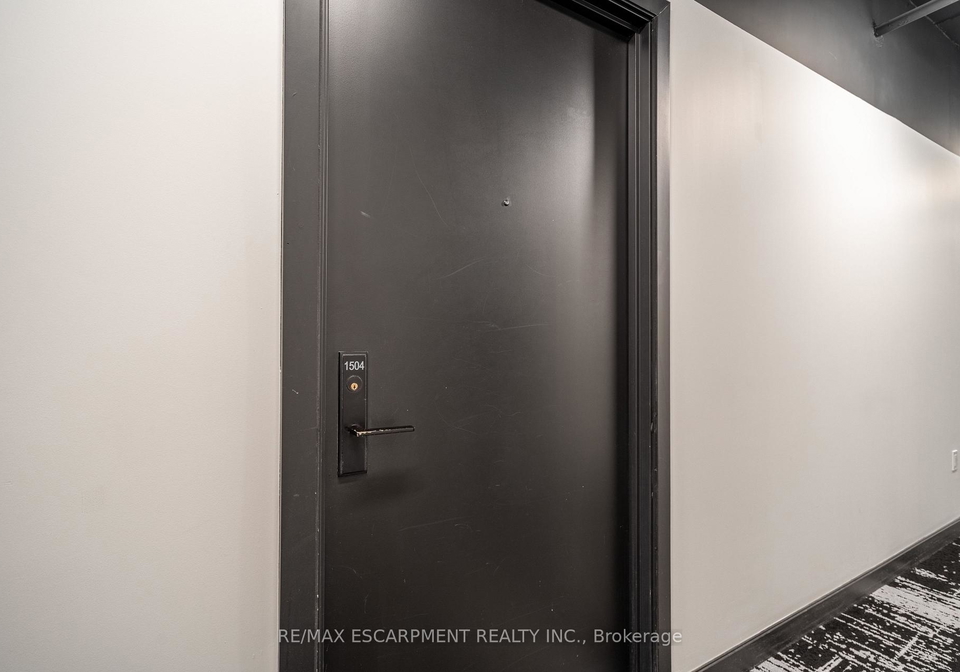 1-jarvis-street-hamilton-ontario-x13592664