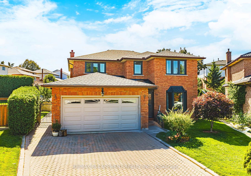19-glenhaven-court-hamilton-ontario-x13593884