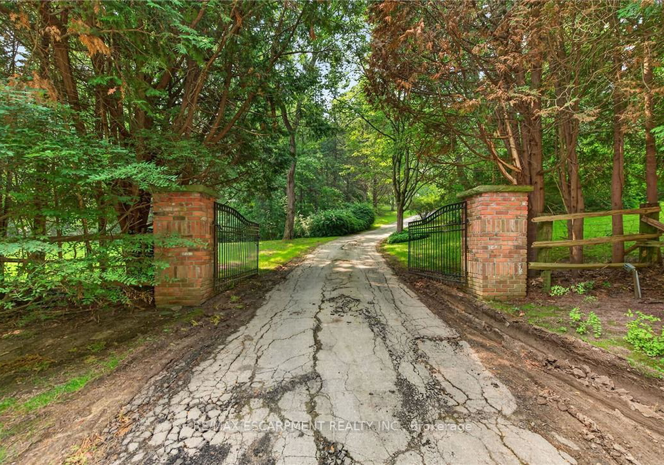 1376-mineral-springs-road-hamilton-ontario-x13594324
