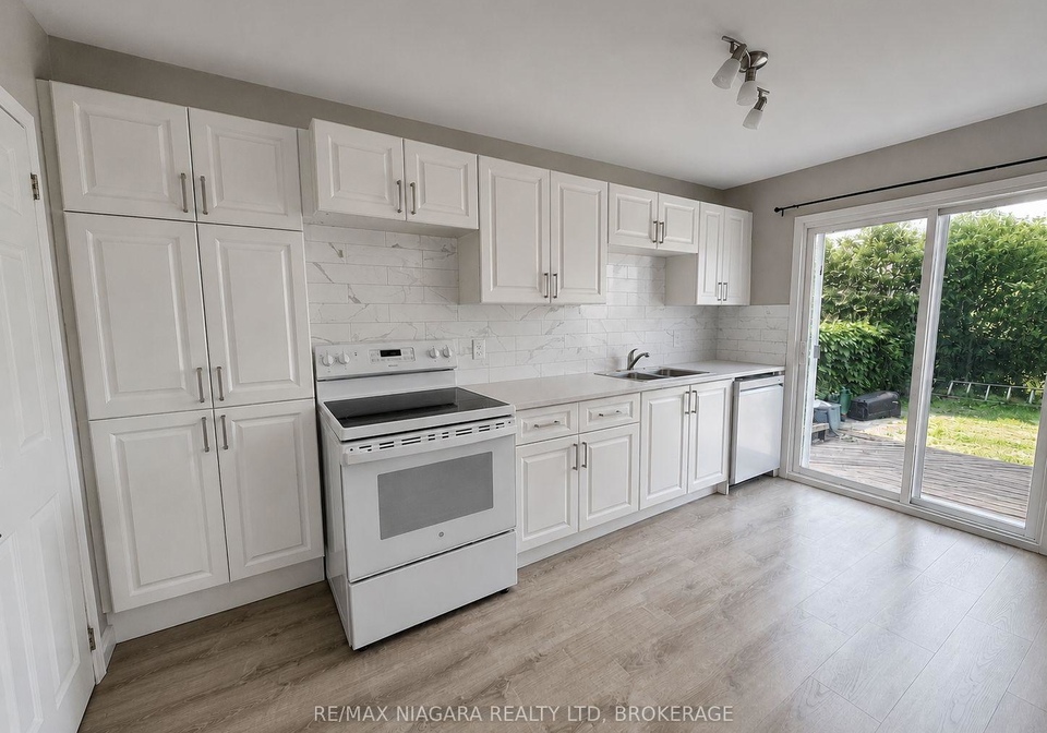 24-union-street-st-catharines-ontario-x13594536