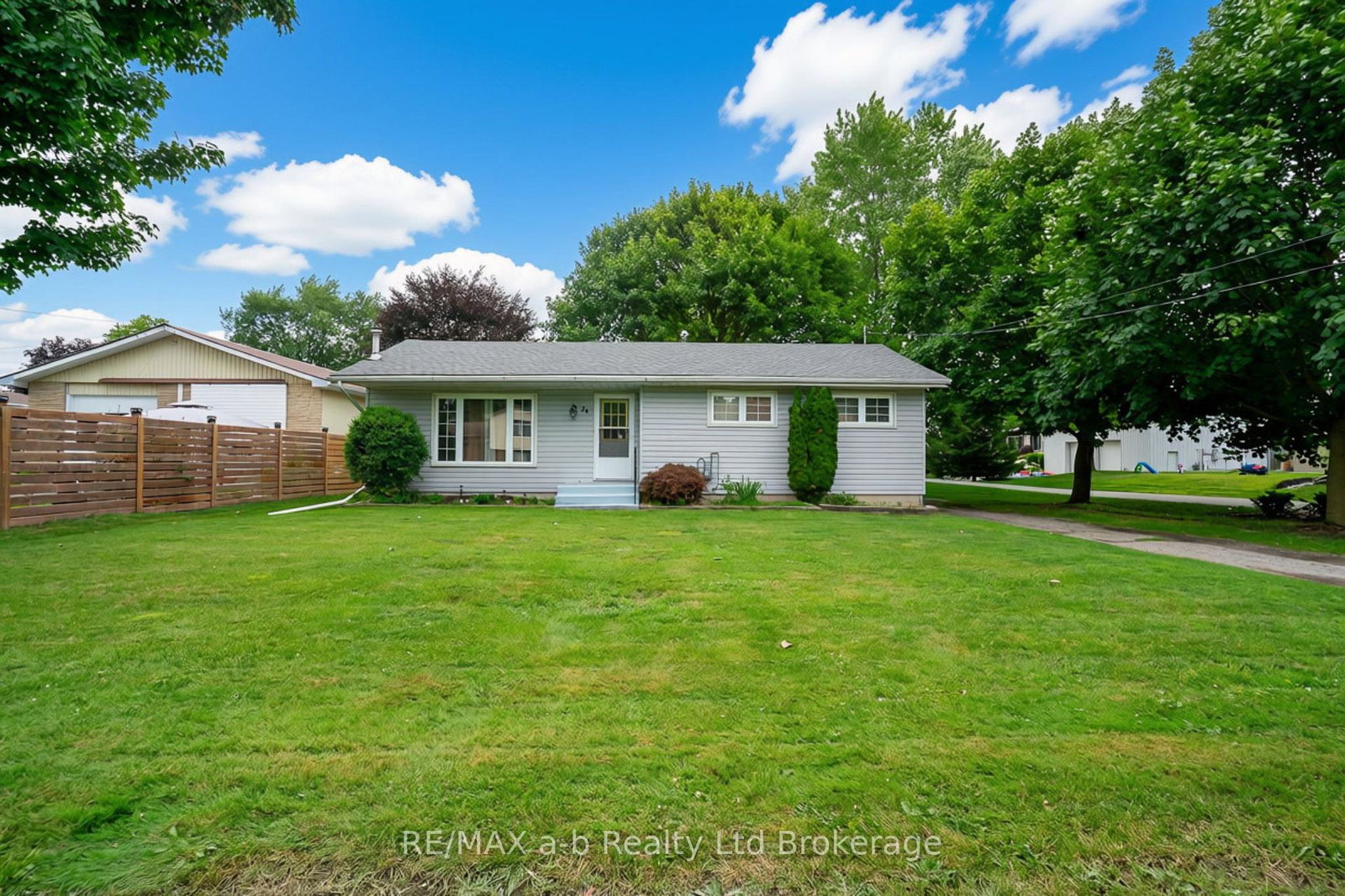 24-centre-street-norwich-ontario-x13594986