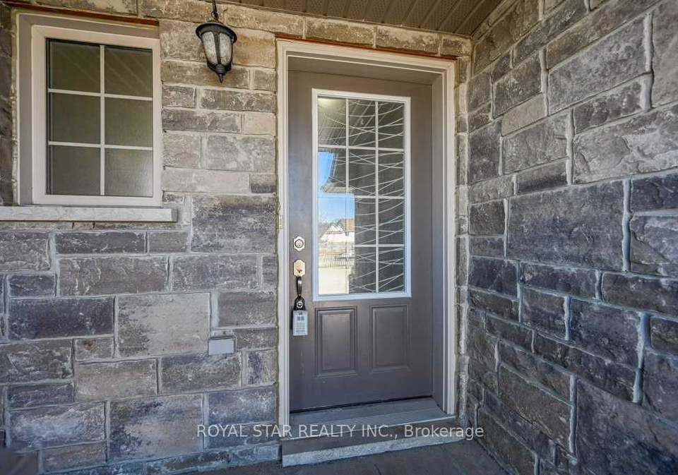 7-upper-mercer-street-kitchener-ontario-x13595246