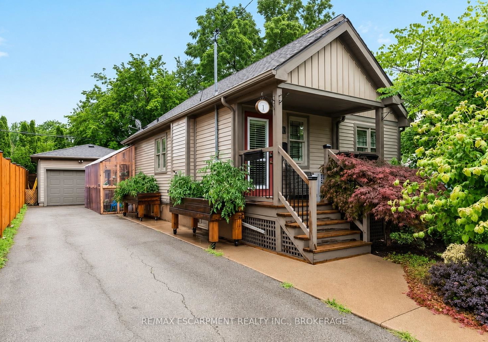 73-margery-avenue-st-catharines-ontario-x13595562