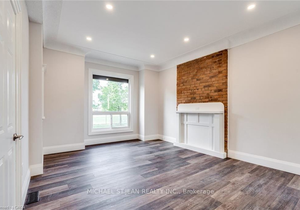 276-sanford-avenue-n-hamilton-ontario-x13595584