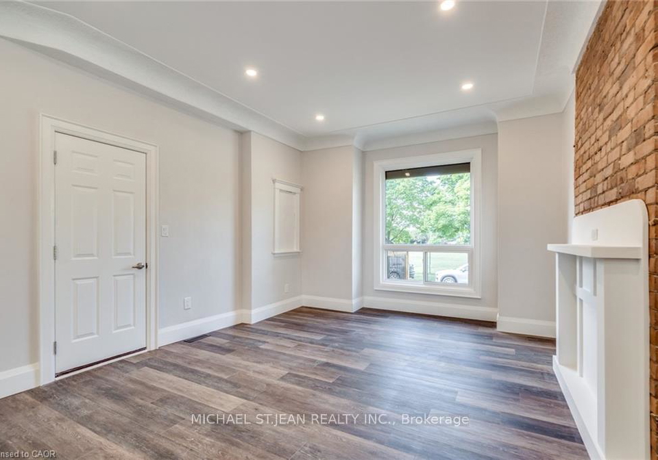 276-sanford-avenue-n-hamilton-ontario-x13595584