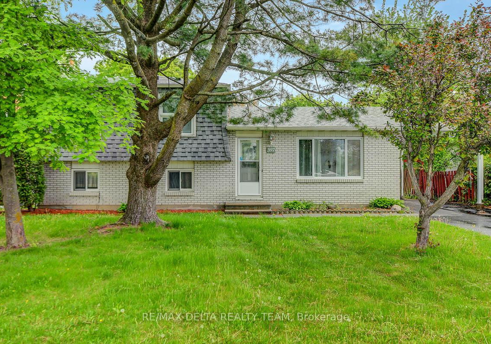 397-phoenix-crescent-ottawa-ontario-x13596004