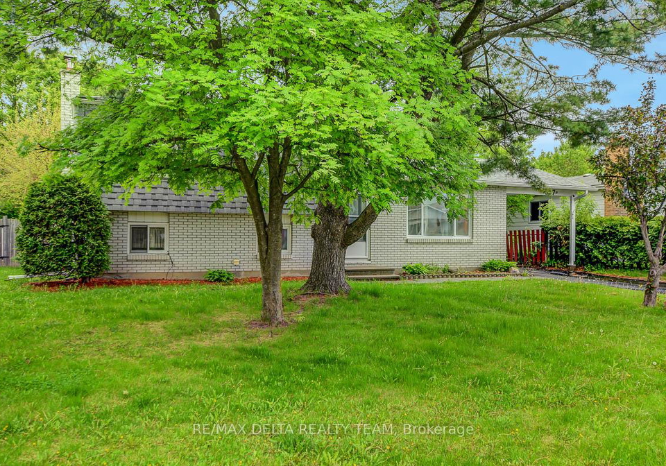 397-phoenix-crescent-ottawa-ontario-x13596004