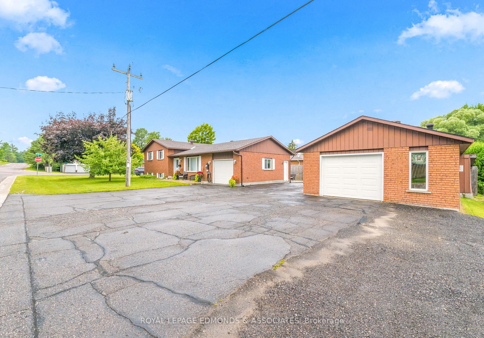 2-herman-street-petawawa-ontario-x13596296