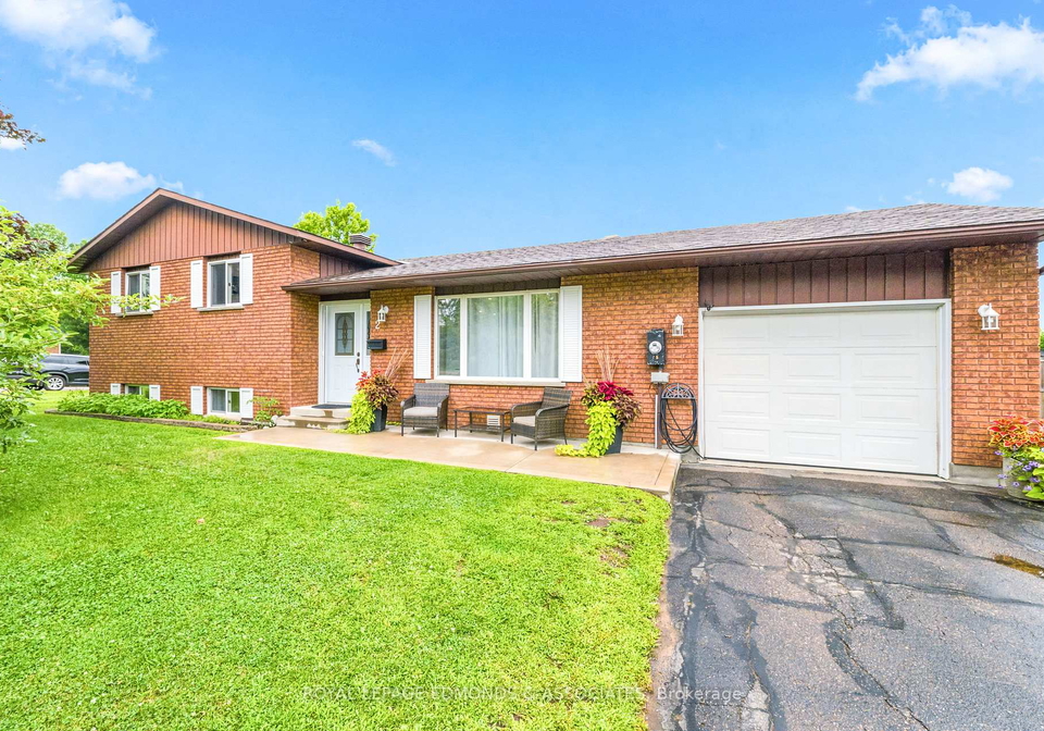 2-herman-street-petawawa-ontario-x13596296
