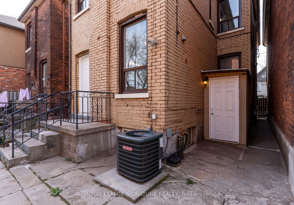 212-wellington-street-n-hamilton-ontario-x13596632