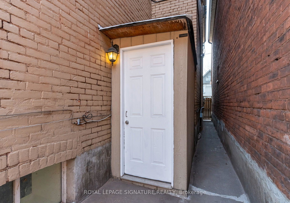 212-wellington-street-n-hamilton-ontario-x13596632