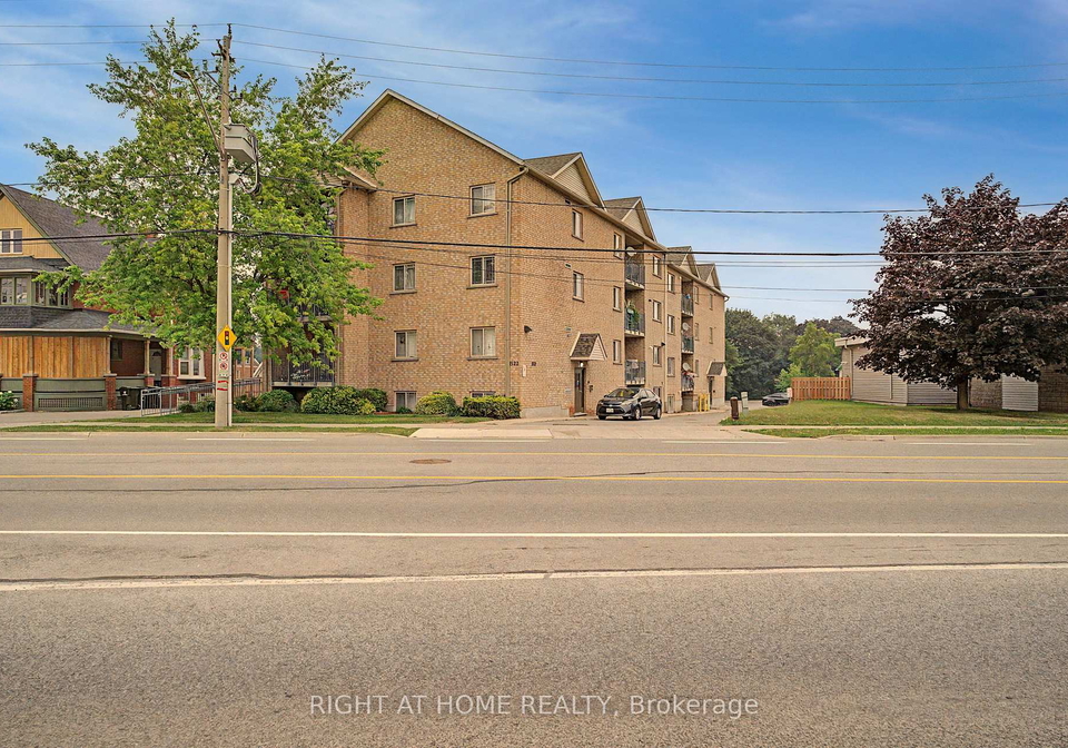 1522-king-street-e-kitchener-ontario-x13596682
