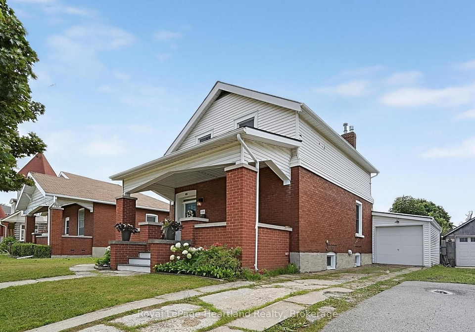 114-elgin-avenue-e-goderich-ontario-x13596972
