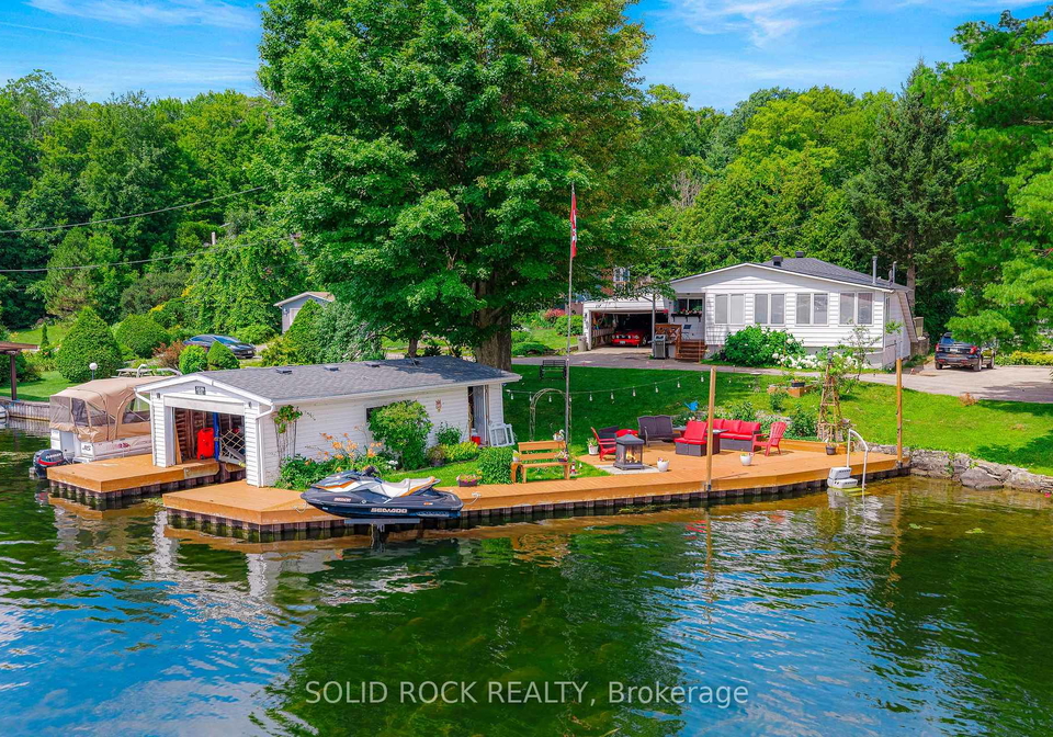 3539-r35-route-rideau-lakes-ontario-x13597158