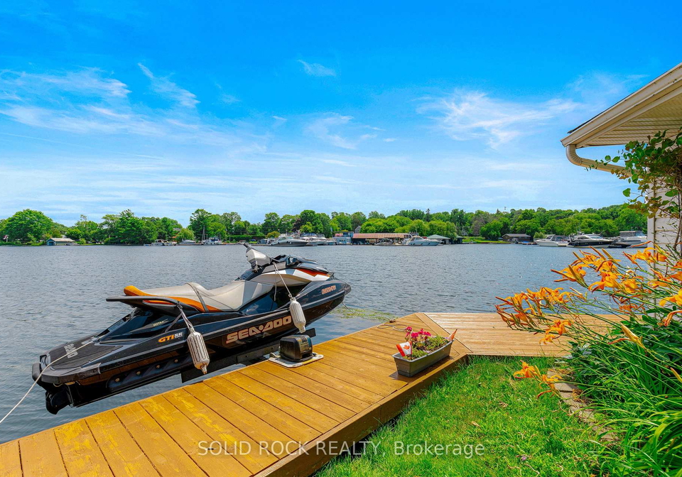 3539-r35-route-rideau-lakes-ontario-x13597158