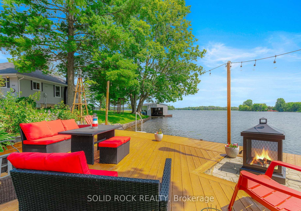 3539-r35-route-rideau-lakes-ontario-x13597158
