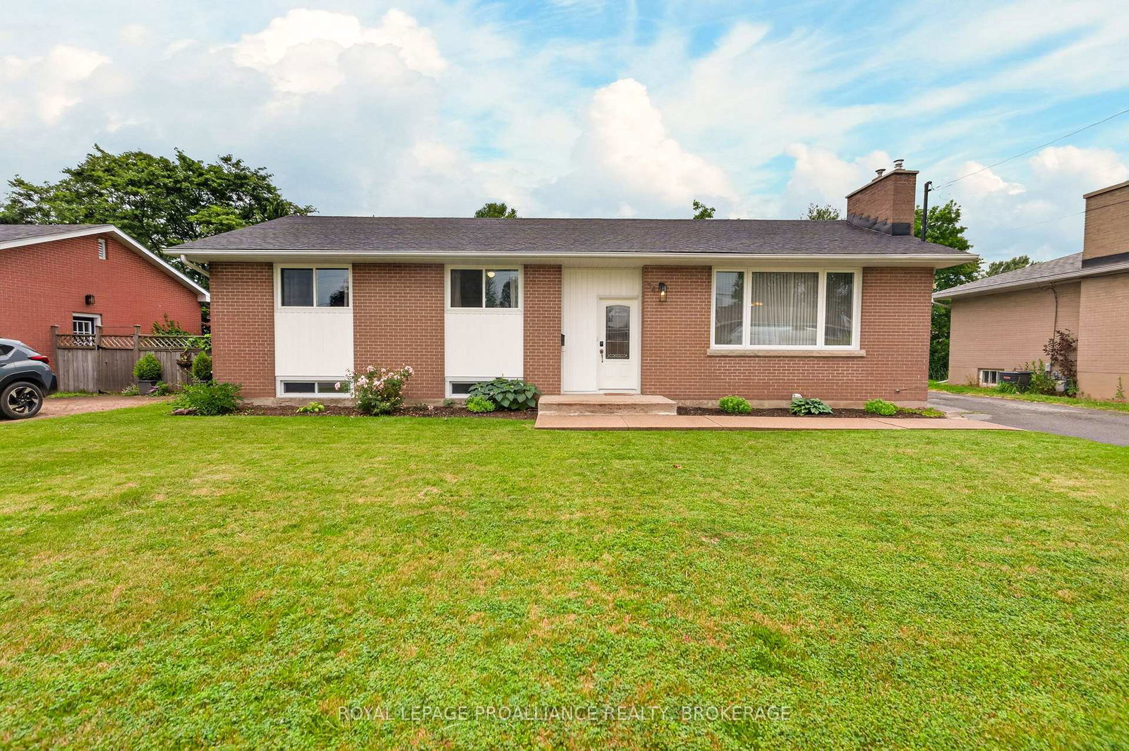 34-sherwood-avenue-loyalist-ontario-x13597352