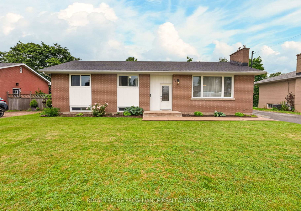 34-sherwood-avenue-loyalist-ontario-x13597352