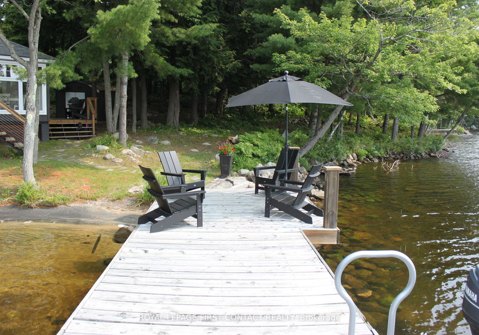 373-healey-lake-water-the-archipelago-ontario-x13597482