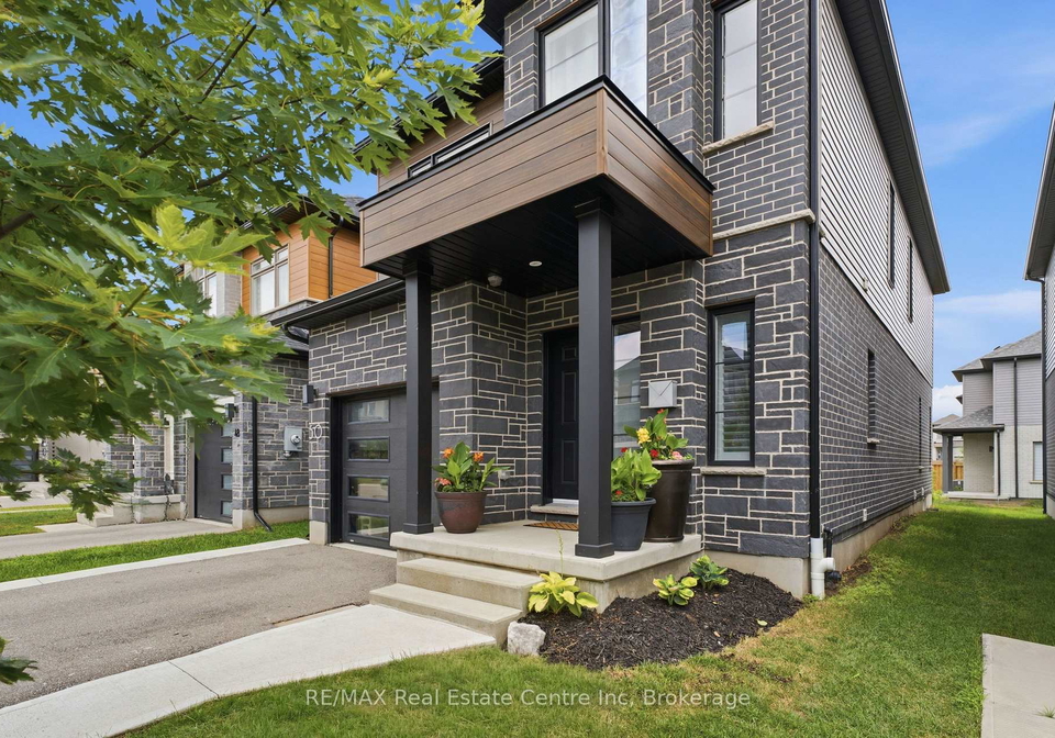 50-ferris-circle-guelph-ontario-x13598246