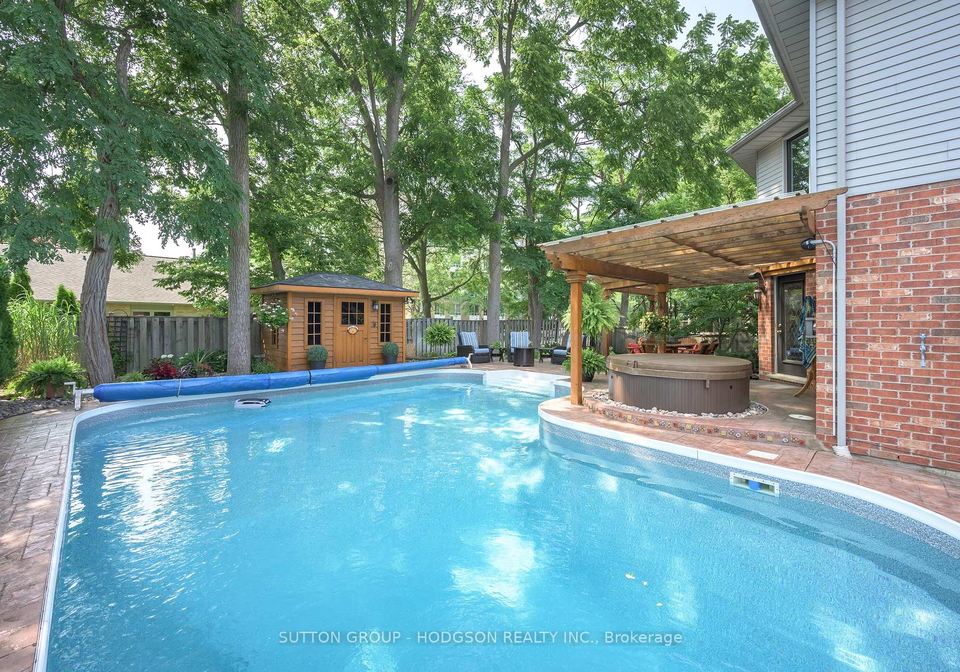 103-carriage-hill-drive-london-north-ontario-x13598360